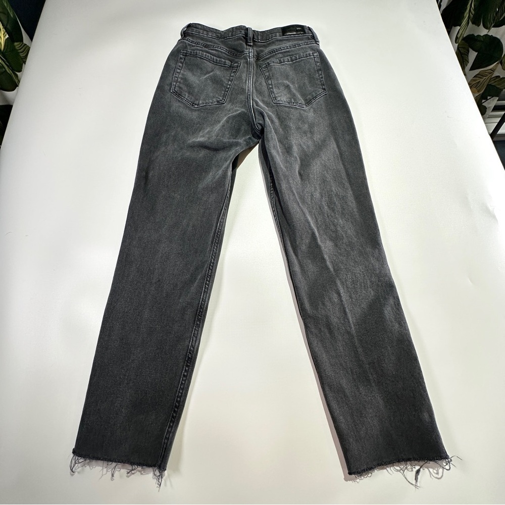 Hollister high-rise mom jeans vintage stretch raw hem straight leg W26 L27 gray - Picture 3 of 8